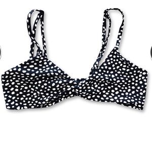 Blackbough Tona Twist Top! Brand New! 🌻